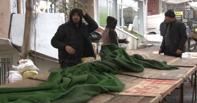 Yağmur Ve Kar Yağdı, Pazar Tezgahları Boş Kaldı
