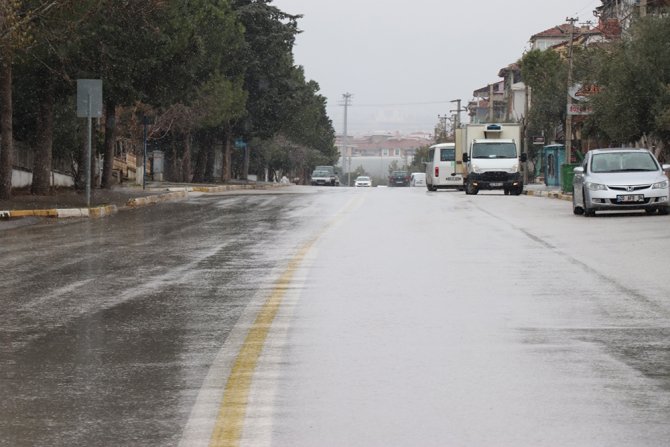 Yeraltından Gelen Ürkütücü Sesler Mahalleliyi Uykusuz Bıraktı