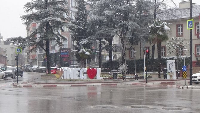 Bursa’da Kar Yağışı Etkili Oluyor