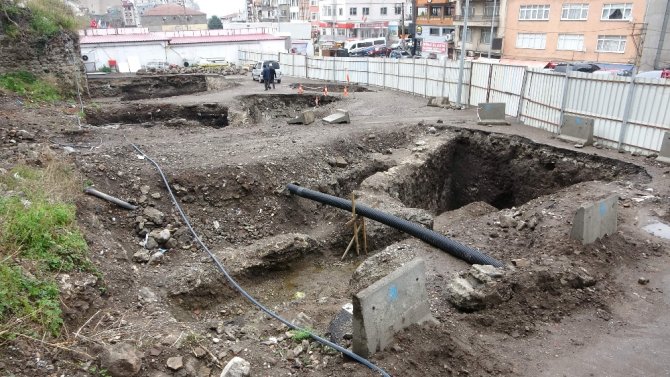 Trabzon’da Otoparktan Çıkan Mimari Kalıntılar İçin Rapor Hazırlanıyor