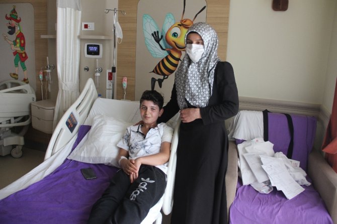 Üzerine Kaynar Su Döküldü: Yılmadı Ders Çalışmayı Bırakmadı