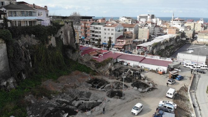 Trabzon’da Otoparktan Çıkan Mimari Kalıntılar İçin Rapor Hazırlanıyor
