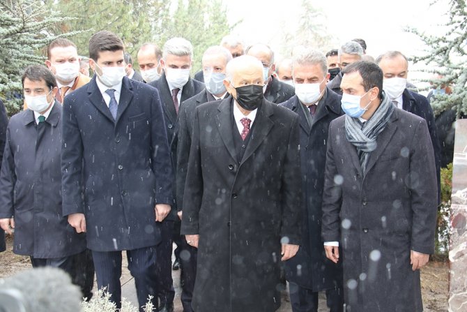 Mhp Lideri Bahçeli’den Alparslan Türkeş’in Kabrine Ziyaret