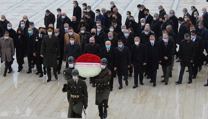 Mhp Lideri Bahçeli Ve Heyeti Anıtkabir’i Ziyaret Etti