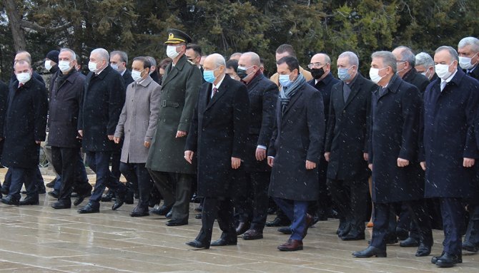 Mhp Lideri Bahçeli Ve Heyeti Anıtkabir’i Ziyaret Etti