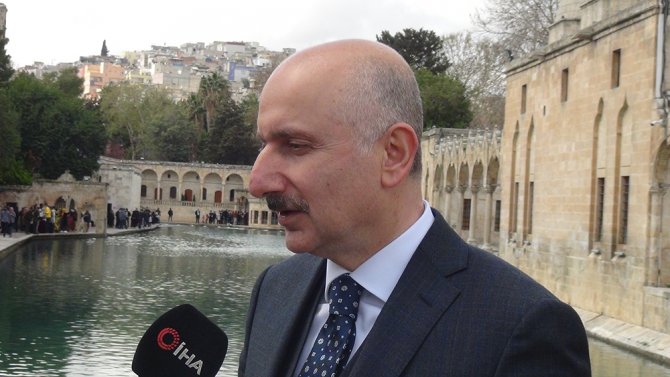 “Süveyş Kanalı’nda Bir Geminin Karaya Oturmasıyla Adeta Dünyanın Lojistik Hareketine Bir Darbe Vuruldu”