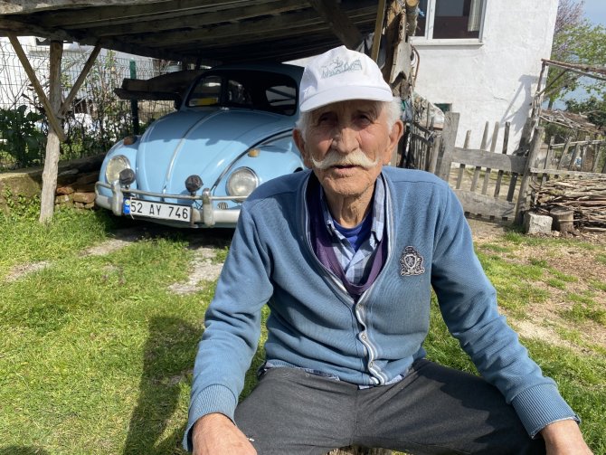 85 Yaşındaki Altan Dedenin Vosvos Aşkı