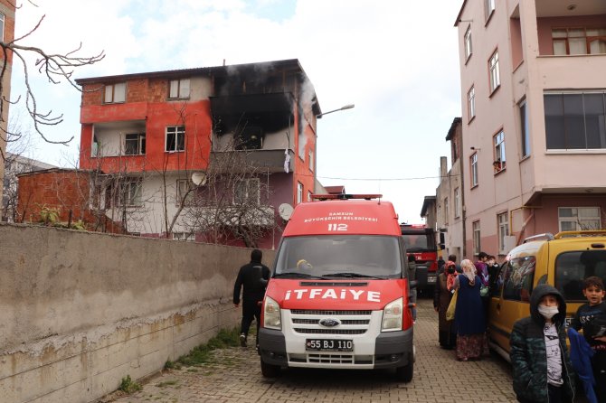 Benzinle Sobayı Yakmak İstedi, Evi Küle Döndü: 2 Yaralı
