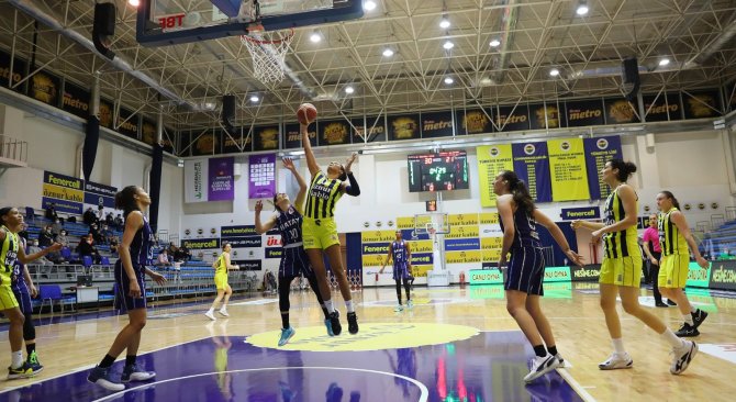 Fenerbahçe Seride 1-0 Öne Geçti
