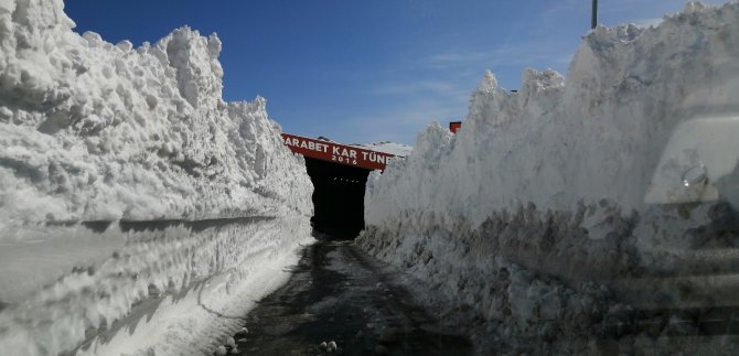 Van-bahçesaray Yolu Ulaşıma Açıldı