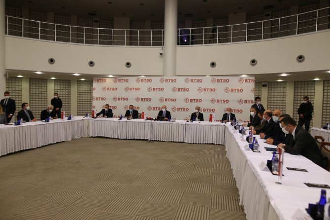 Bakan Karaismailoğlu: "Türkiye Son Yıllarda Pek Çok Cephede Savaşıyor"