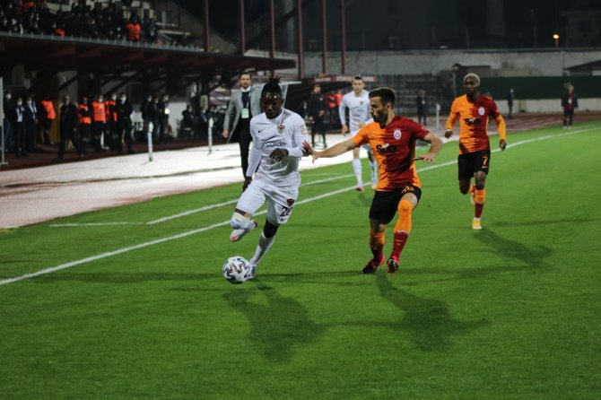 Süper Lig: Hatayspor: 2 - Galatasaray: 0 (İlk Yarı)