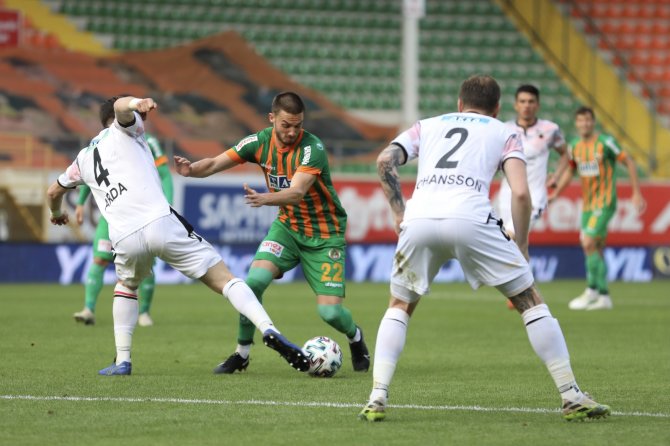 Süper Lig: Aytemiz Alanyaspor: 1 - Gençlerbirliği: 2 (Maç Sonucu)