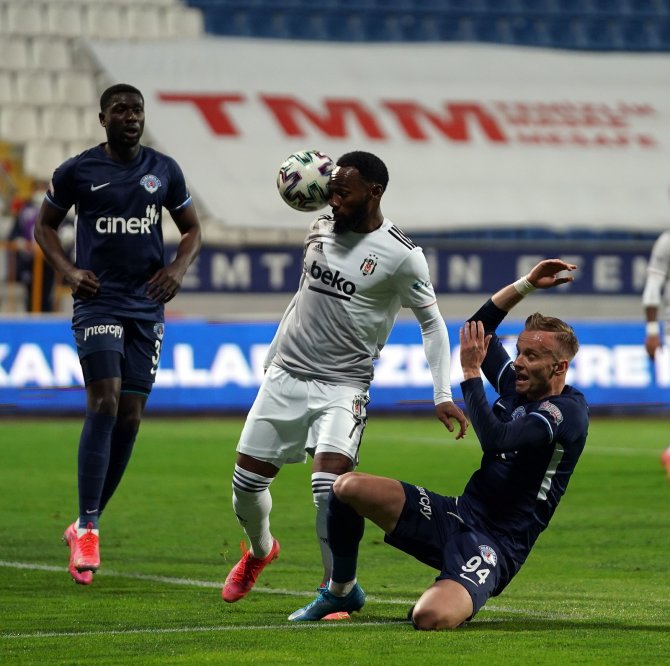 Süper Lig: Kasımpaşa: 1 - Beşiktaş: 0 (İlk Yarı)