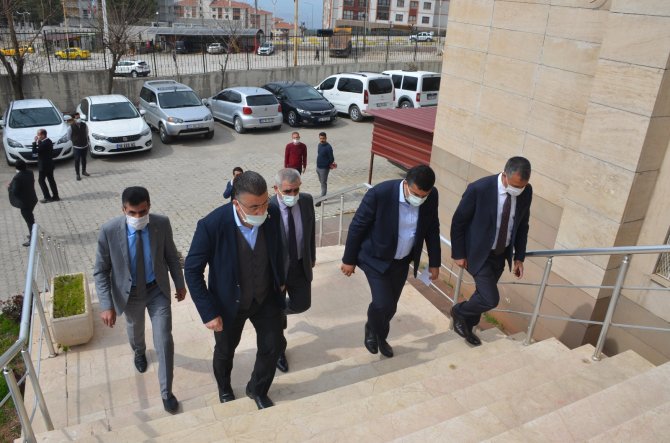 Şırnak’ta Stk’lar, Bildiriye İmza Atan Emekli Amiraller Hakkında Suç Duyurusunda Bulundu