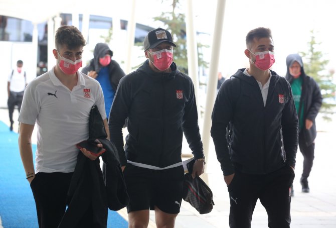 Sivasspor, Antalya’ya Ulaştı