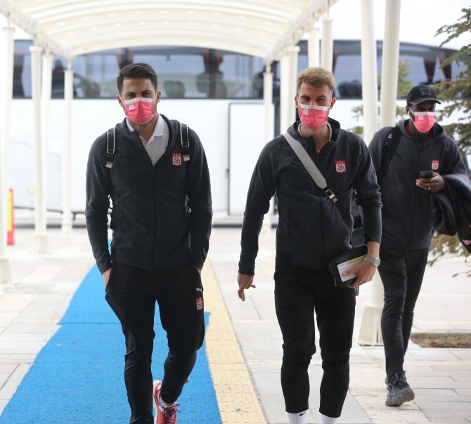 Sivasspor, Antalya’ya Ulaştı