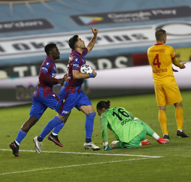 Süper Lig: Trabzonspor: 1 - Hes Kablo Kayserispor: 1 (İlk Yarı)