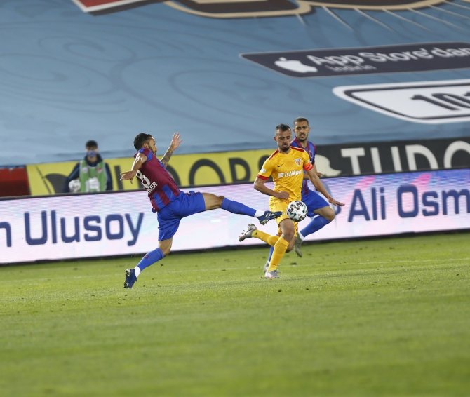 Süper Lig: Trabzonspor: 1 - Hes Kablo Kayserispor: 1 (İlk Yarı)