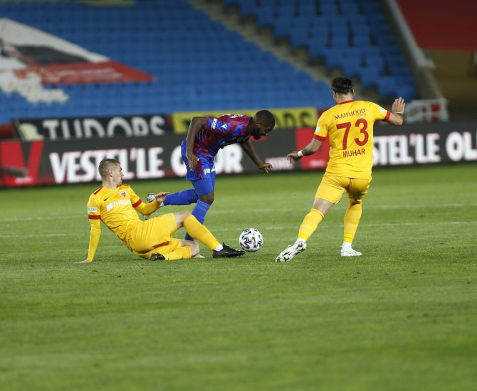 Süper Lig: Trabzonspor: 1 - Hes Kablo Kayserispor: 1 (İlk Yarı)