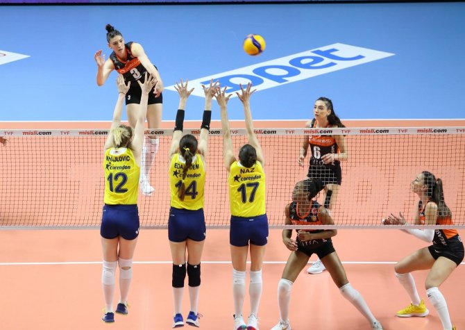 Sultanlar Ligi: Fenerbahçe Opet: 3 - Eczacıbaşı Vitra: 2