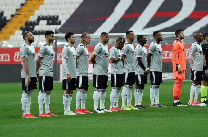 Süper Lig: Beşiktaş: 1 - Aytemiz Alanyaspor: 0 (Maç Devam Ediyor)