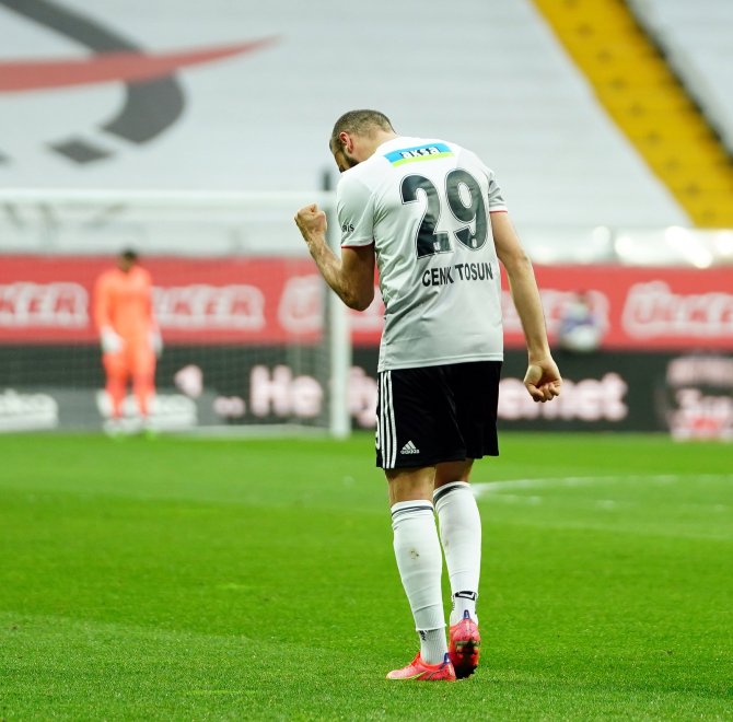 Cenk Tosun Golle Döndü