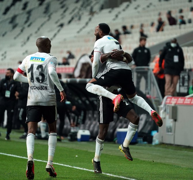 Süper Lig: Beşiktaş: 3 - Aytemiz Alanyaspor: 0 (Maç Sonucu)