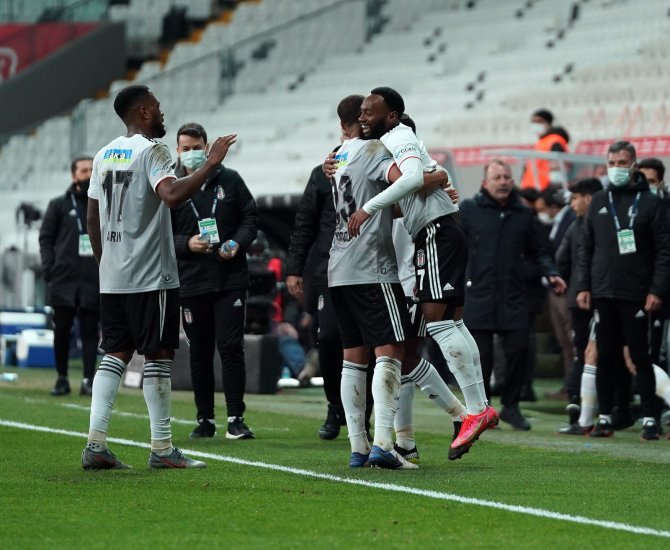 Süper Lig: Beşiktaş: 3 - Aytemiz Alanyaspor: 0 (Maç Sonucu)