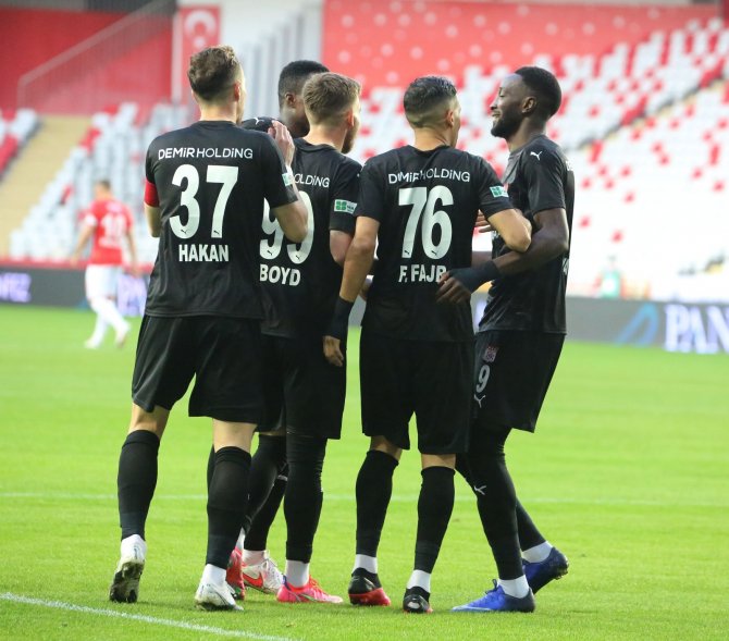 Tyler Boyd Gol Sayısını 4’e Çıkarttı
