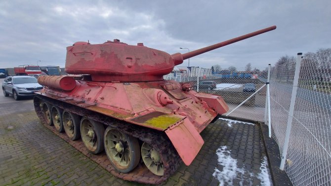 Çekya’da Polise Top Ve Tank Teslim Edildi