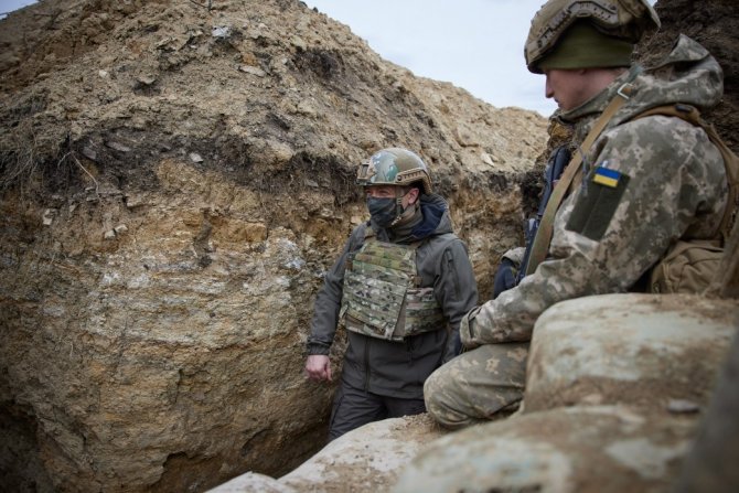 Zelenskiy, Gerilimin Hakim Olduğu Donbass’ta Askerlerle Bir Araya Geldi