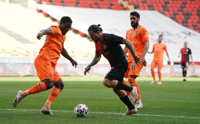Süper Lig: Gaziantep Fk: 2 - Medipol Başakşehir: 0 (Maç Sonucu)