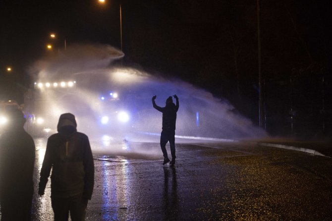 Kuzey İrlanda’da Tansiyon Yüksek: 55 Yaralı