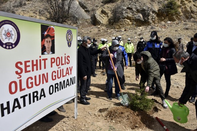 Gümüşhane’de Polis Haftası Kapsamında Fidan Dikildi, Lokma Dağıtıldı