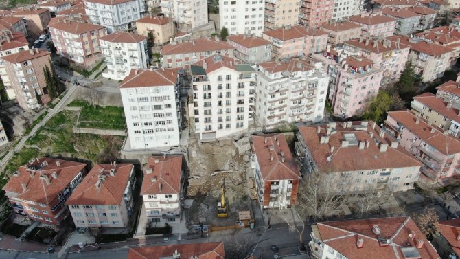 Ankara’da Çökme Tehlikesi Olan Bina Havadan Görüntülendi