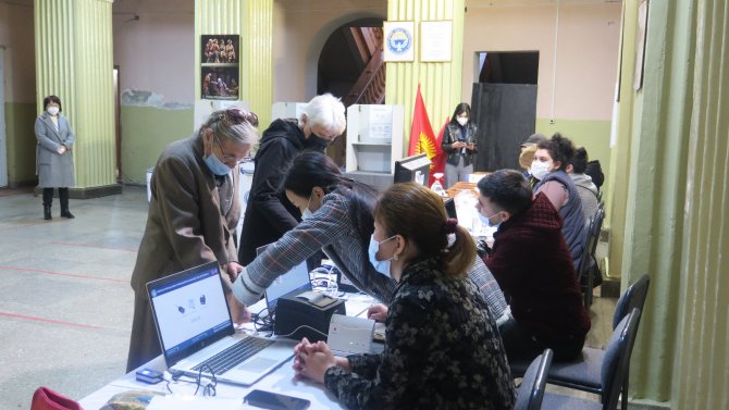 Kırgızistan’da Halk Anayasa Değişikliği Referandumu İçin Sandık Başında