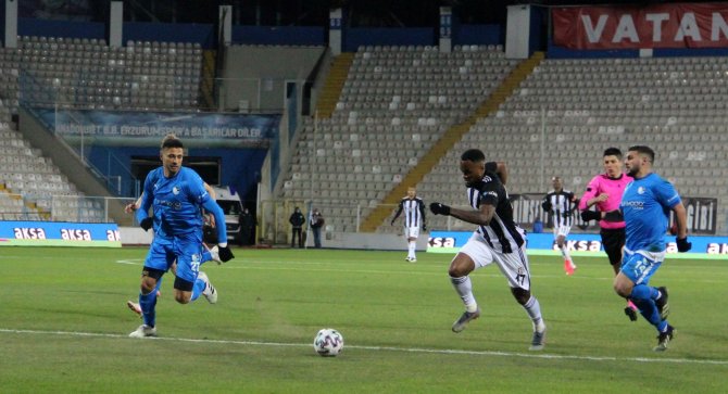 Süper Lig: Bb Erzurumspor: 2 - Beşiktaş: 2 (İlk Yarı)