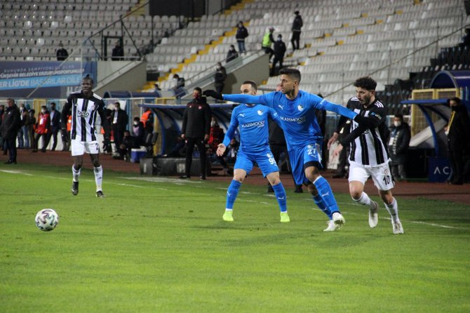 Süper Lig: Bb Erzurumspor: 2 - Beşiktaş: 2 (İlk Yarı)