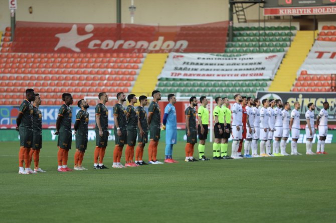 Süper Lig: Aytemiz Alanyaspor: 0 - Denizlispor: 1 (İlk Yarı)