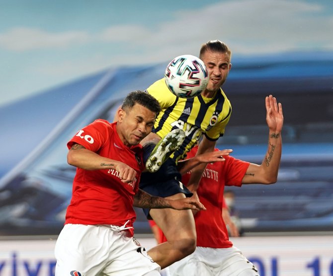 Süper Lig: Fenerbahçe: 0 - Gaziantep Fk: 0 (İlk Yarı)