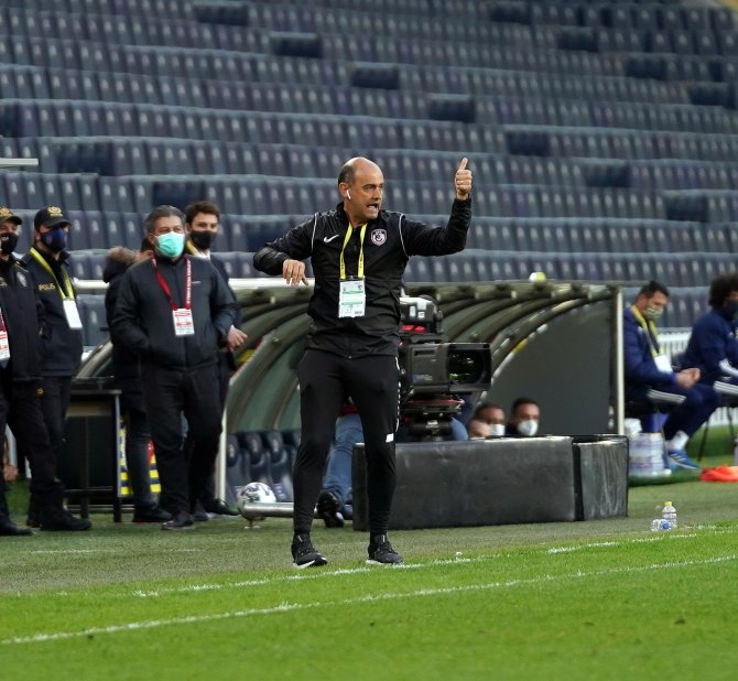Süper Lig: Fenerbahçe: 0 - Gaziantep Fk: 0 (İlk Yarı)