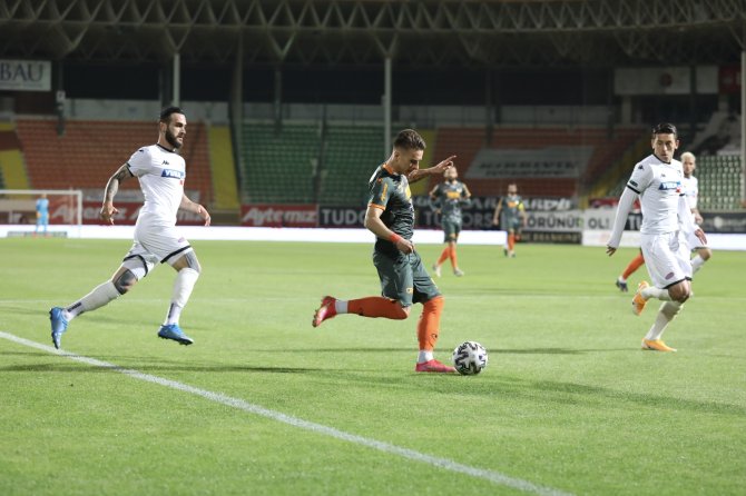 Süper Lig: Aytemiz Alanyaspor: 3 - Denizlispor: 2 (Maç Sonucu)