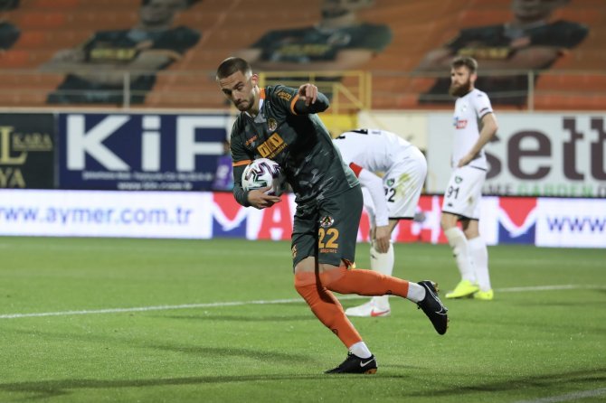 Süper Lig: Aytemiz Alanyaspor: 3 - Denizlispor: 2 (Maç Sonucu)