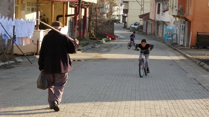 Karadeniz Fıkrası Gibi Mahalle: Komşular 2 Dakika Farkla İftar Açıyor