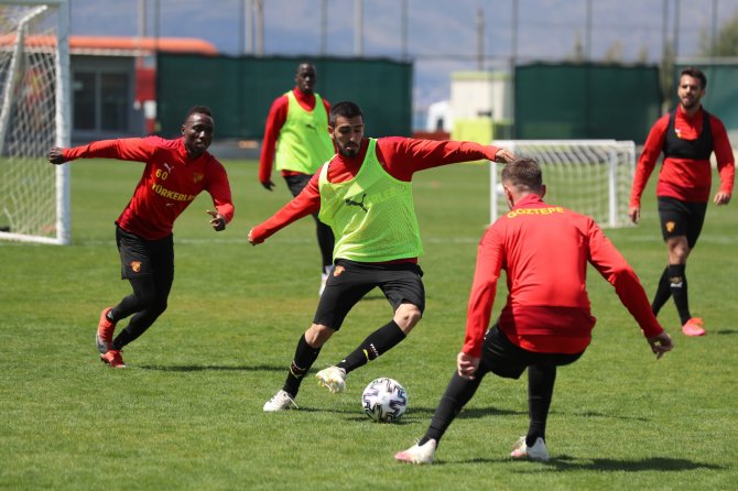 Göztepe, Galatasaray Maçı Hazırlıklarını Sürdürüyor