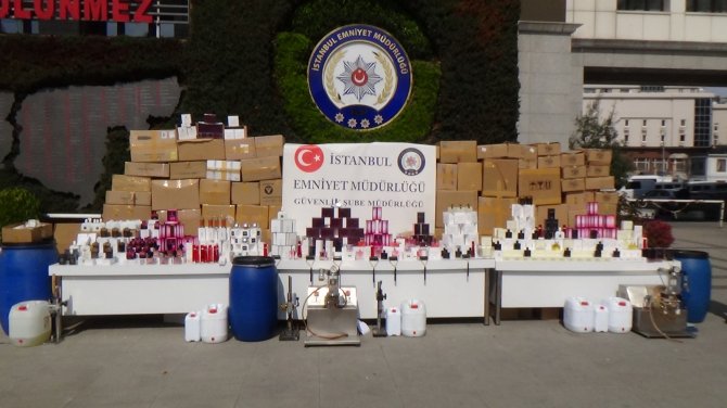 İstanbul’da Sahte Parfüm Operasyonu: 21 Bin Şişe Taklit Ürün Ele Geçirildi