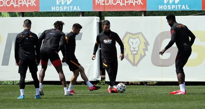 Henry Onyekuru Takımla Çalıştı