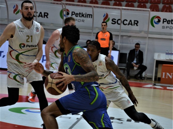 Basketbol Süper Ligi: Aliağa Petkim: 62 - Tofaş: 83