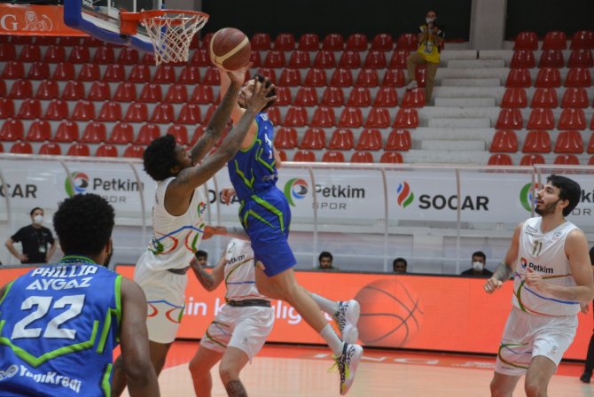 Basketbol Süper Ligi: Aliağa Petkim: 62 - Tofaş: 83